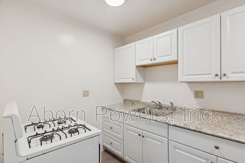 2807 Manor Dr #2813 - Photo 4 of 10