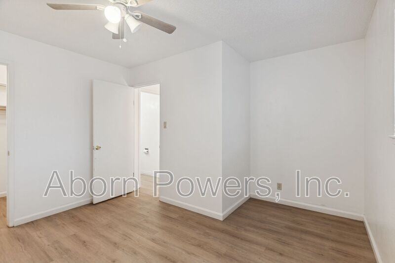 2807 Manor Dr #2813 - Photo 7 of 10