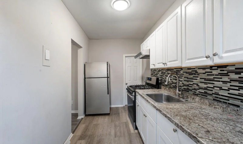 281X W Franklin St - Photo 4 of 22