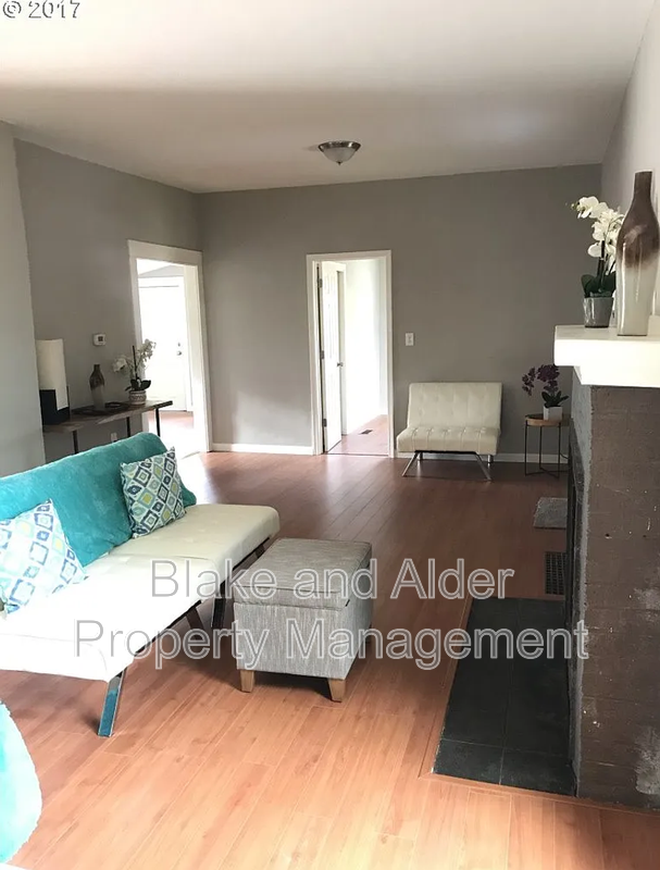 5916 Se Knapp St - Photo 7 of 26