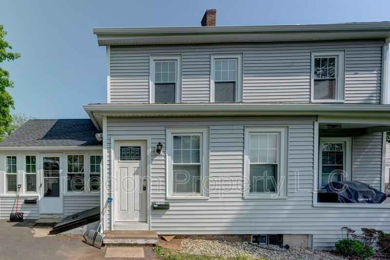 154 Beecher St - Photo 7 of 11