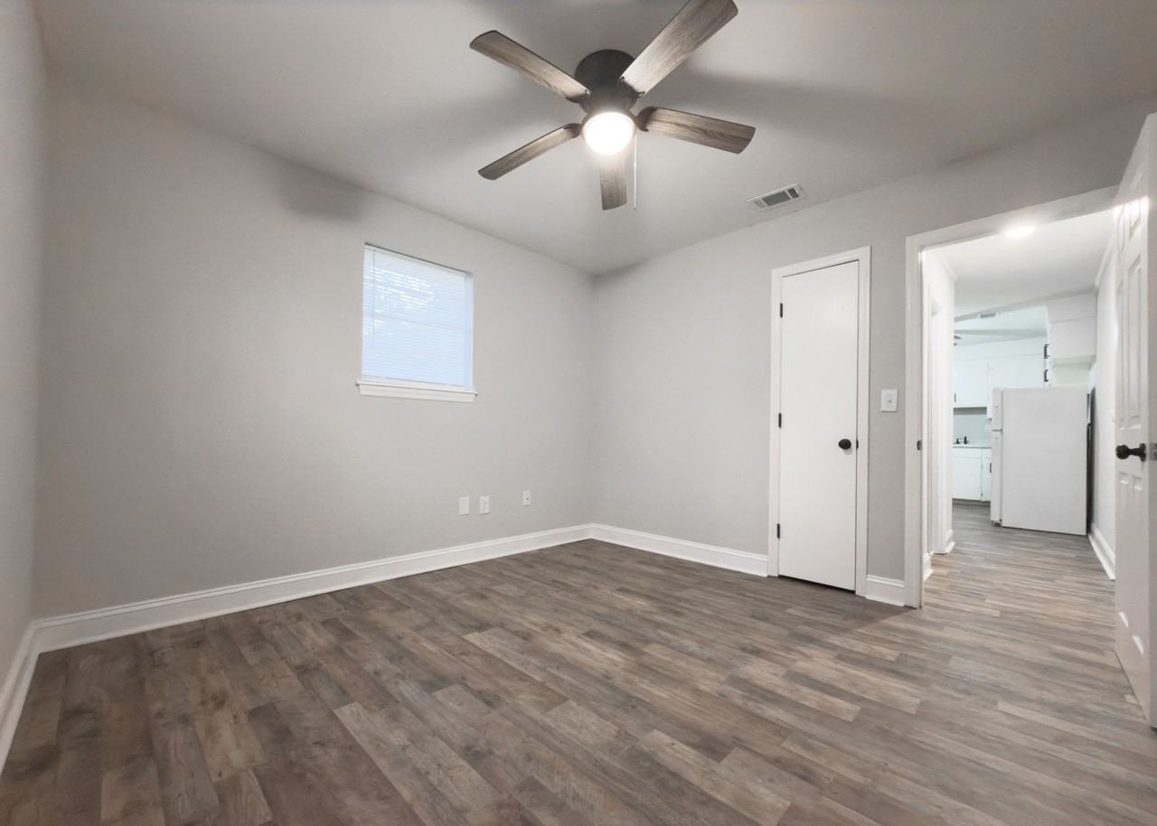 1521 N Avalon West Ashley - Photo 3 of 11