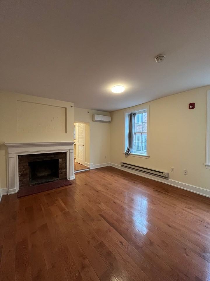 510 S Front St #1R - Photo 5 of 20