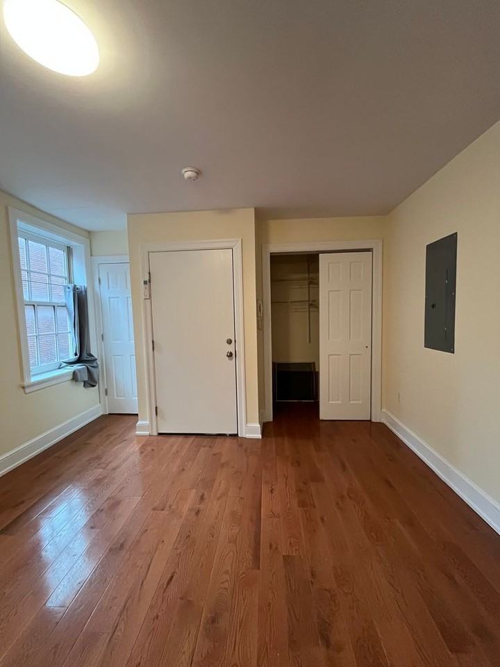 510 S Front St #1R - Photo 7 of 20