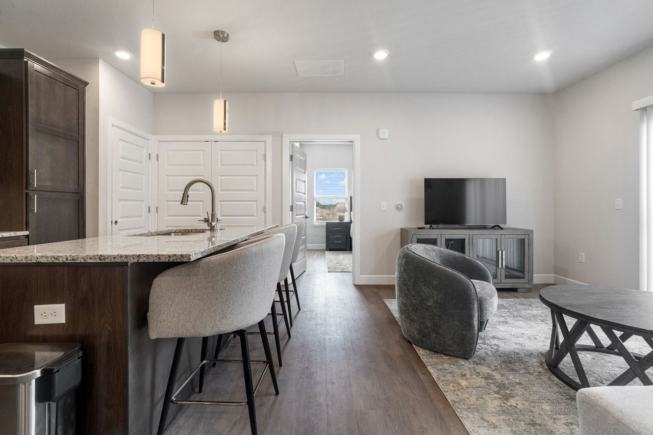 102 West Crossing Apartments - Photo 2 of 8