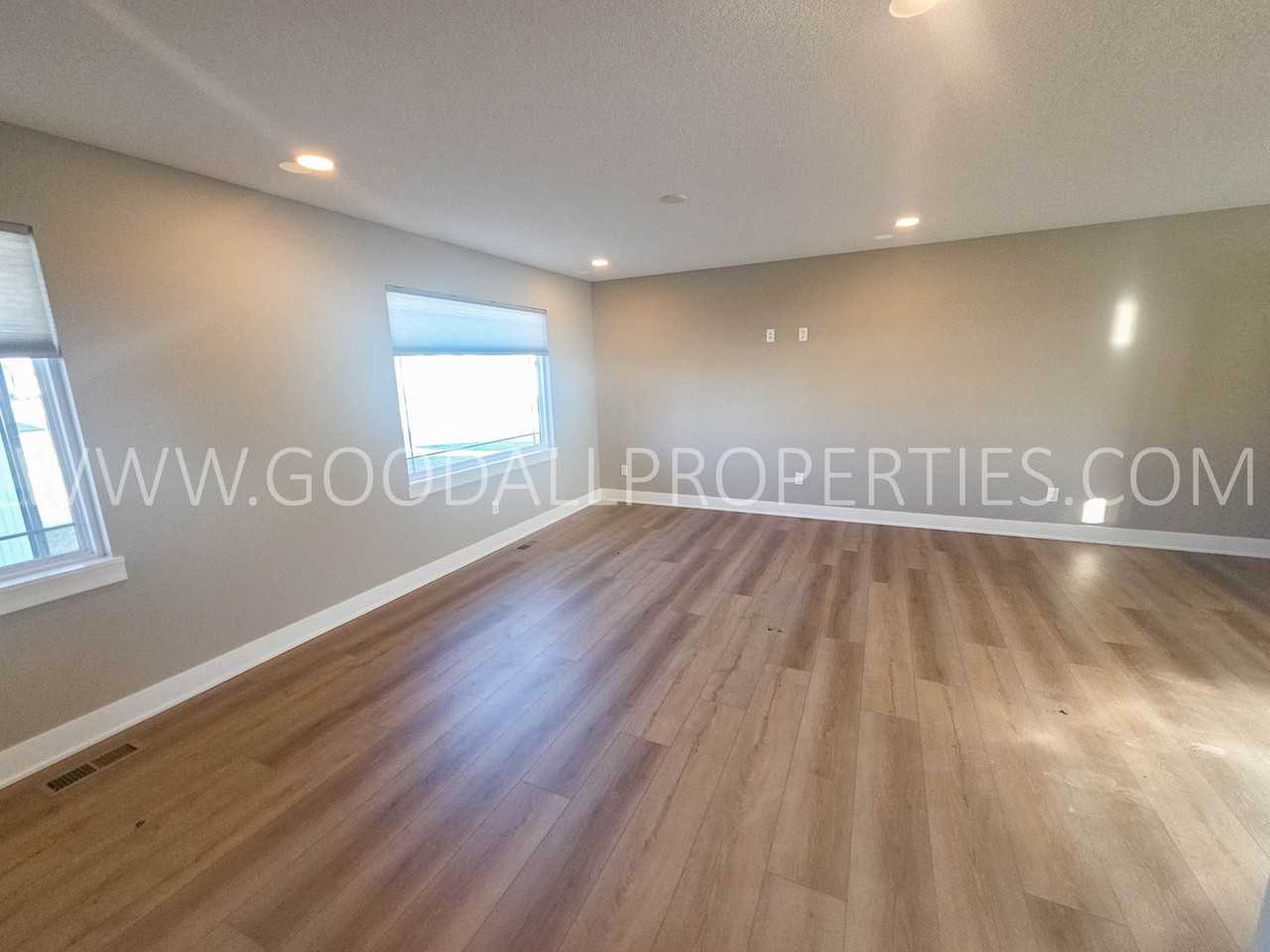 280 Nw Morgan Ct - Photo 4 of 20