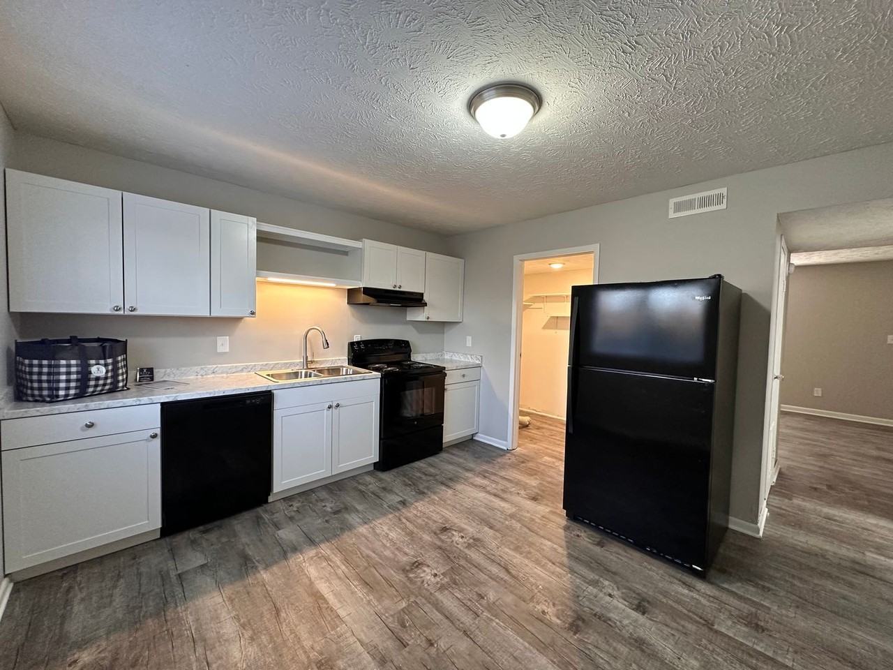 Rand at Mimosa Apartments - Photo 2 of 18