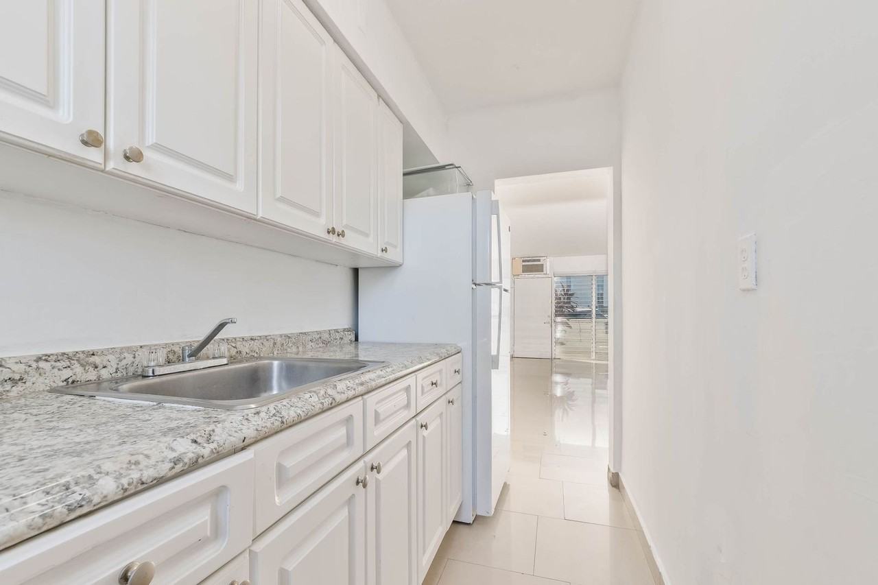 1685 Jefferson - Photo 7 of 20