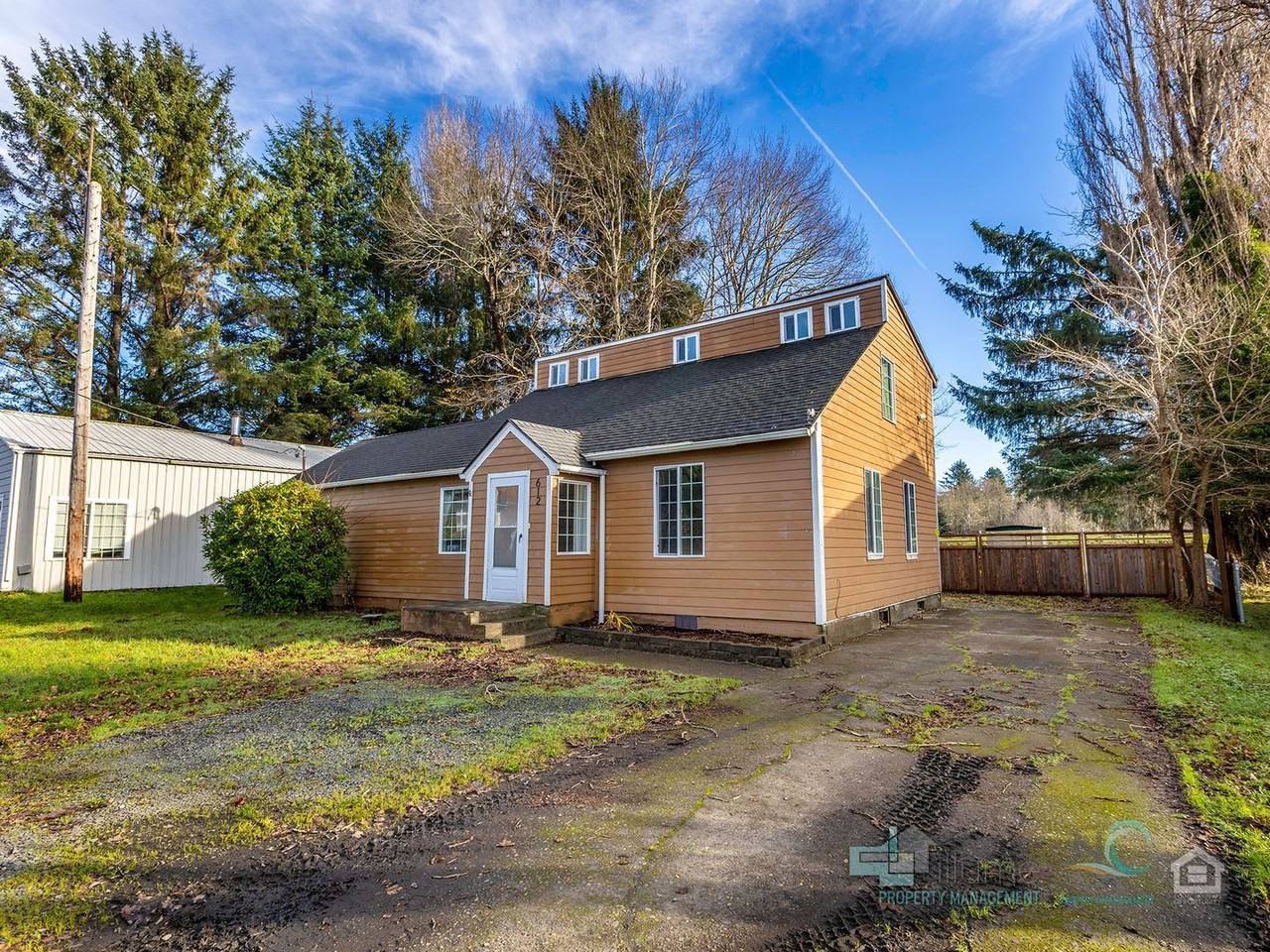 612 S Main Ave - Photo 5 of 41