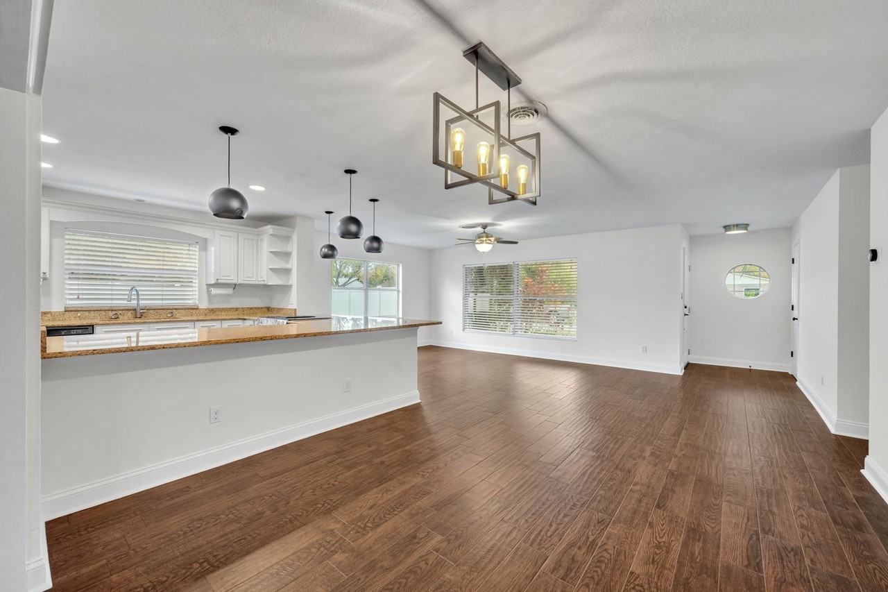 2862 Kings Deer Rd - Photo 6 of 33