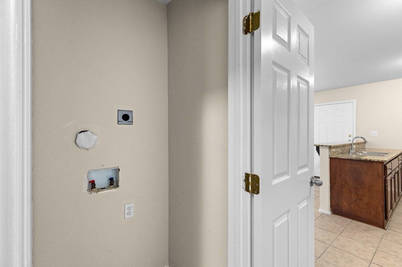 Portside Apartments - Photo 6 of 26