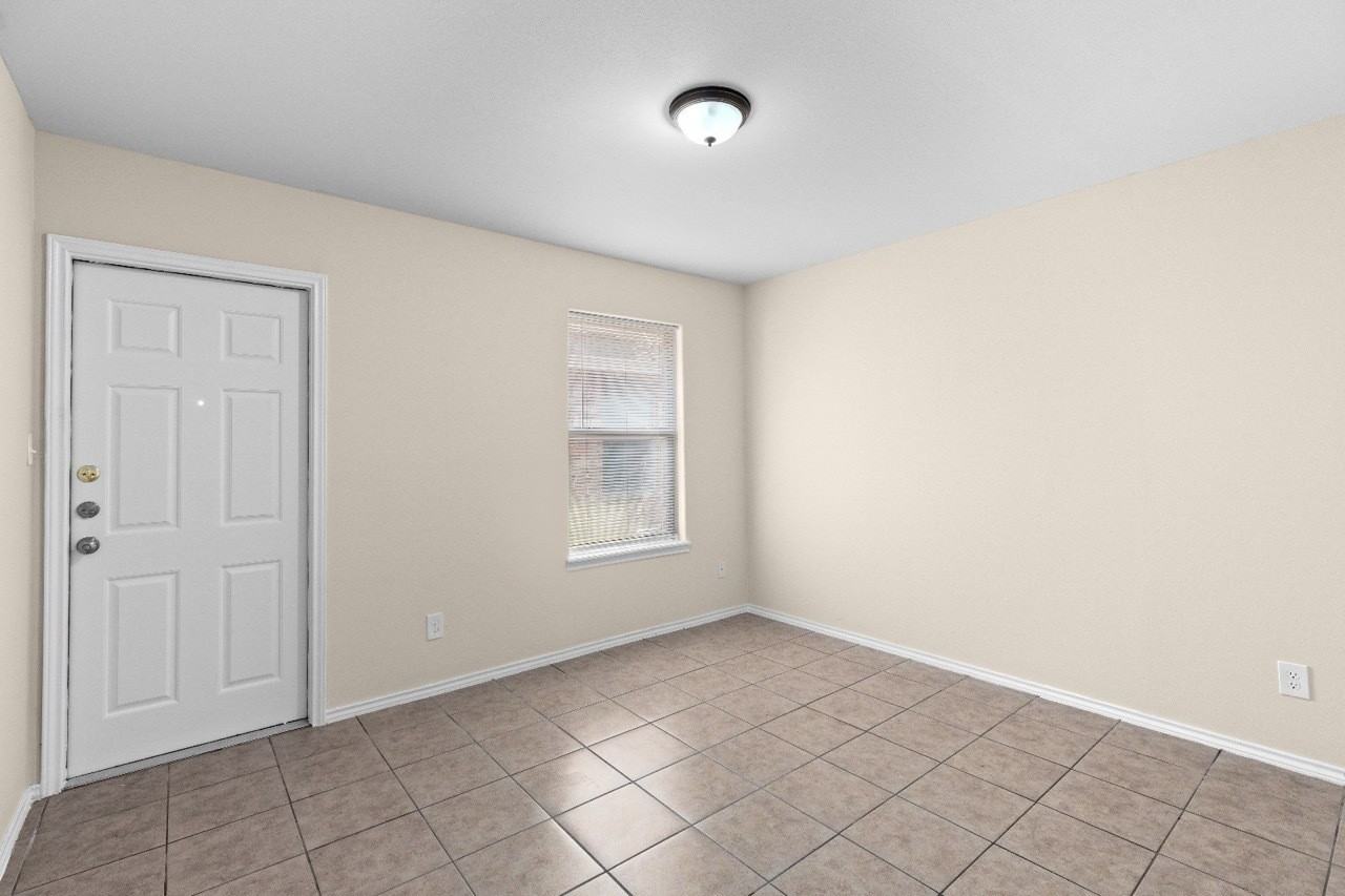 Portside Apartments - Photo 7 of 26