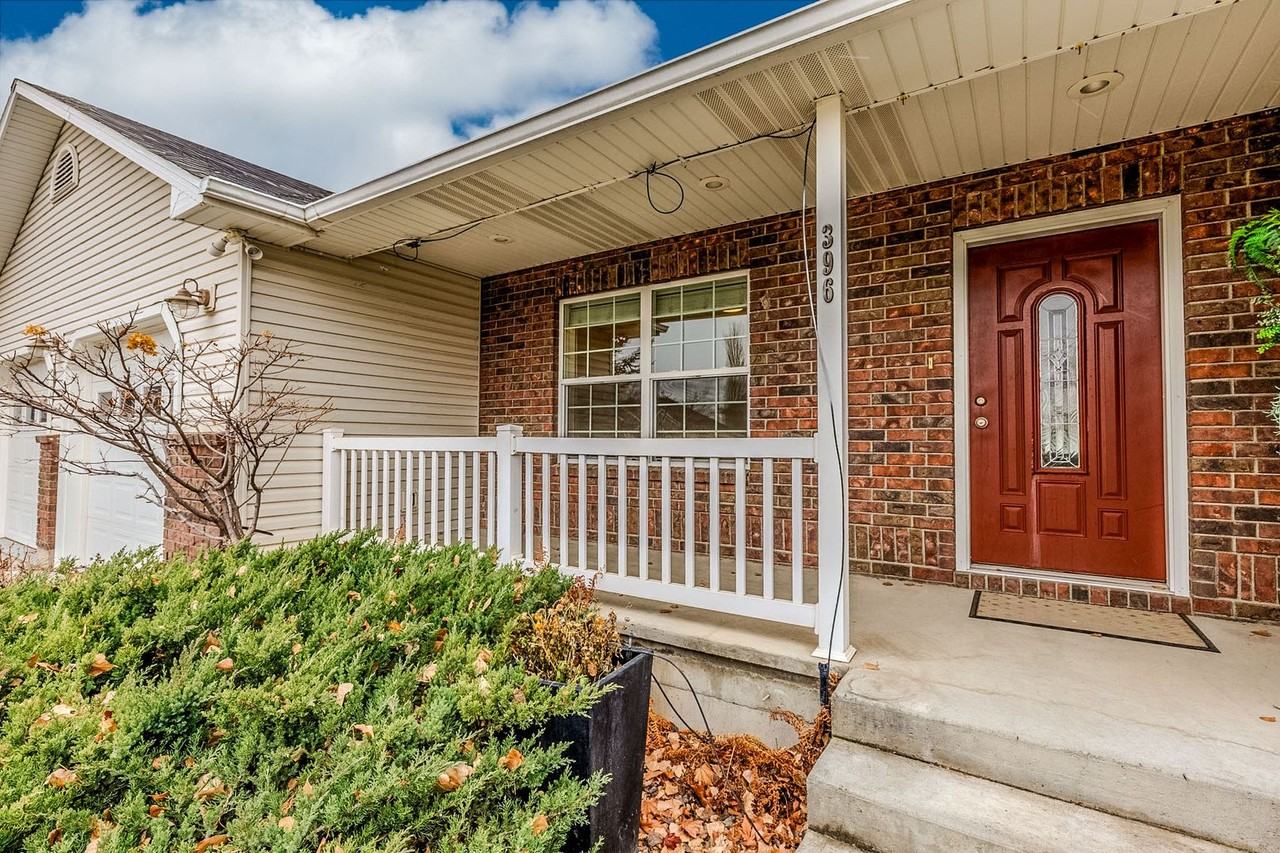 396 S Palomino Dr - Photo 2 of 31