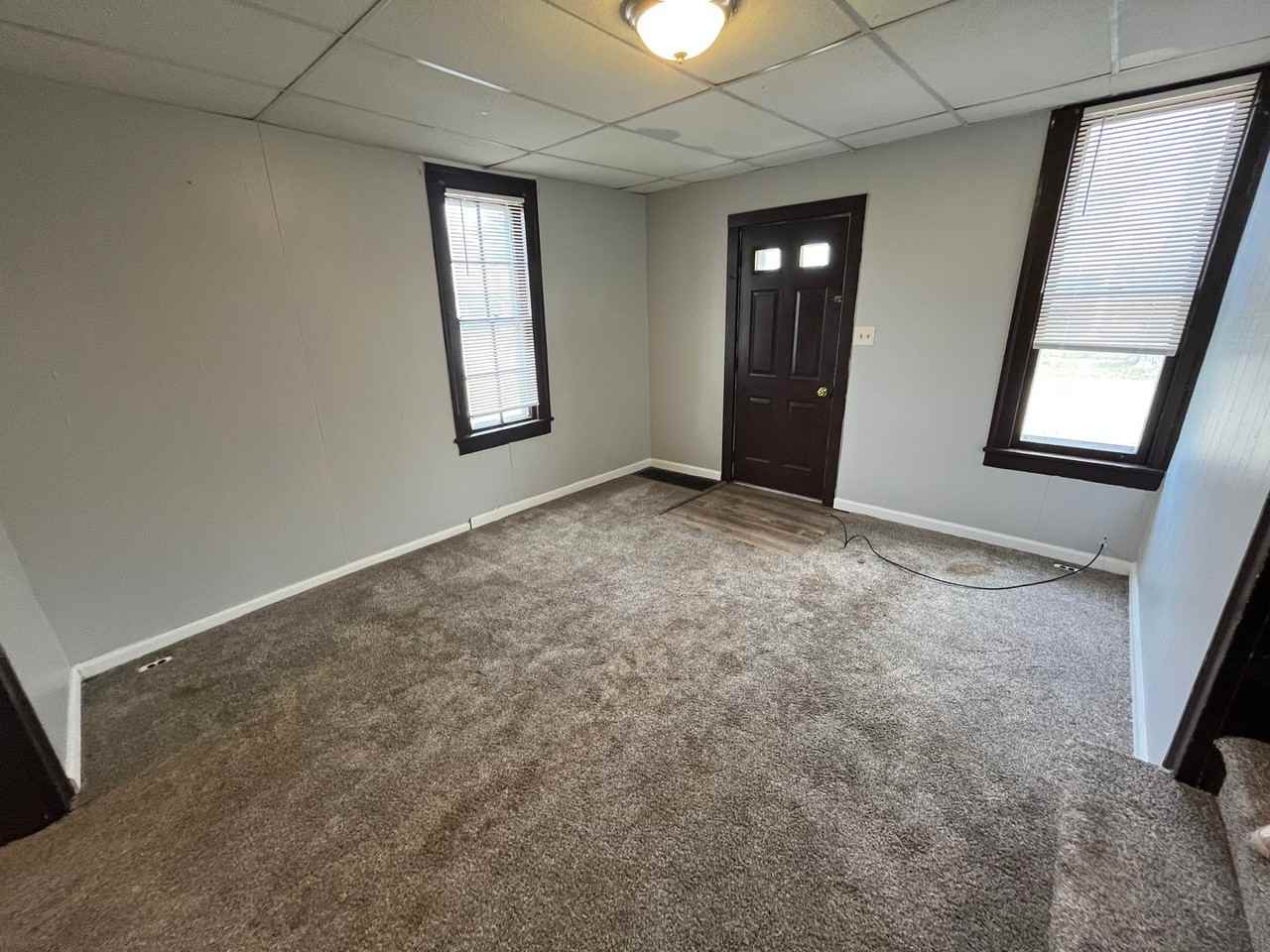 507 Plum St - Photo 2 of 9