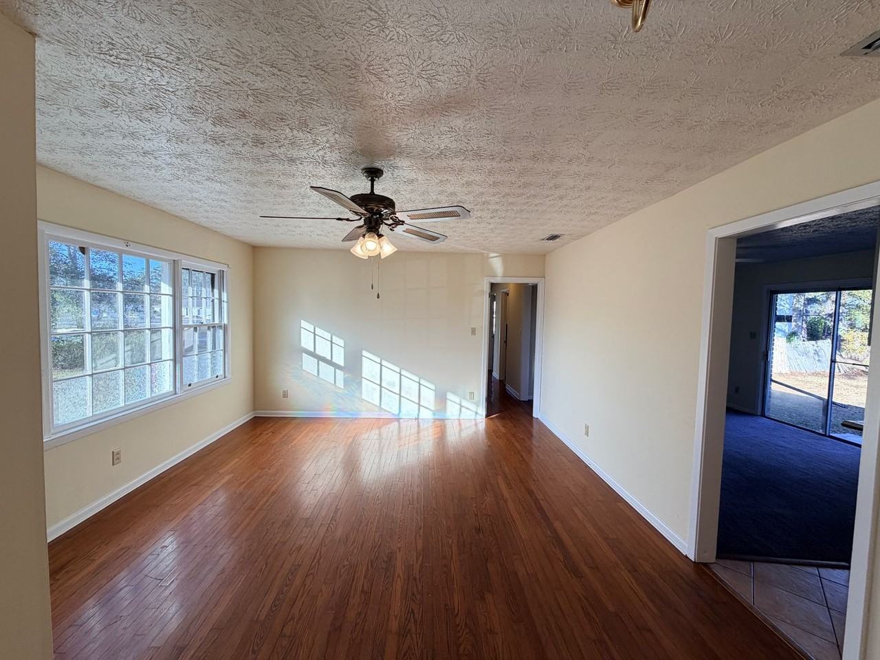 4112 Oak Dr - Photo 6 of 21