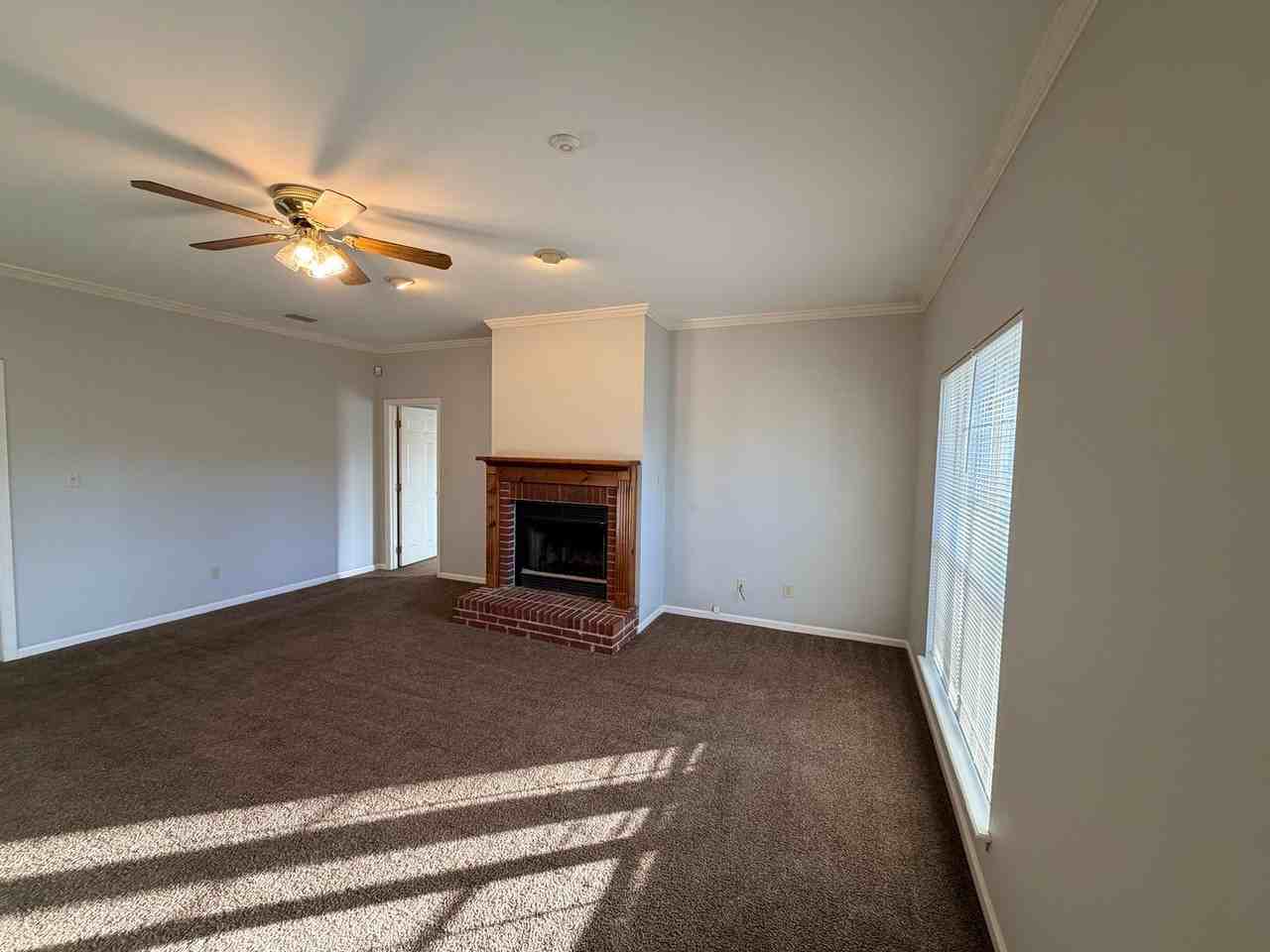 2207 N Toombs St - Photo 4 of 22