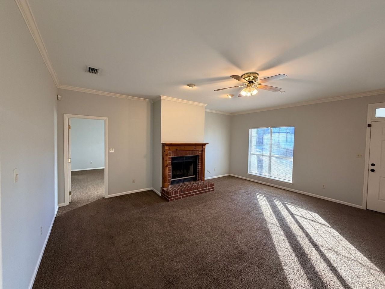 2207 N Toombs St - Photo 6 of 22