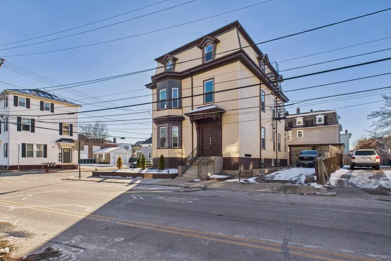 169 Knight Street Unit 3 - Photo 2 of 16