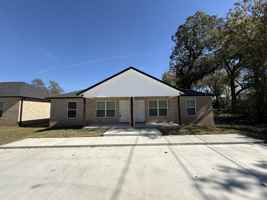 featured image of 218 N Johnston St