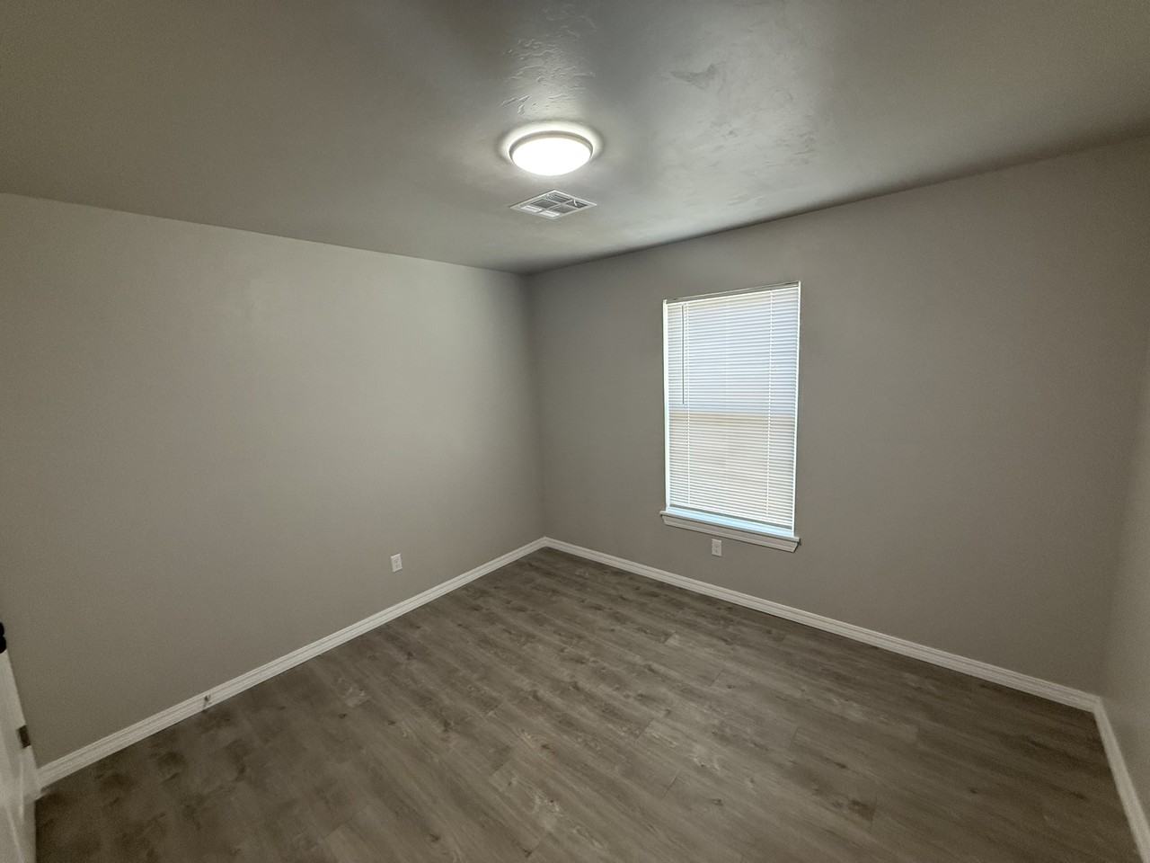 218 North Johnston Avenue - Photo 4 of 6