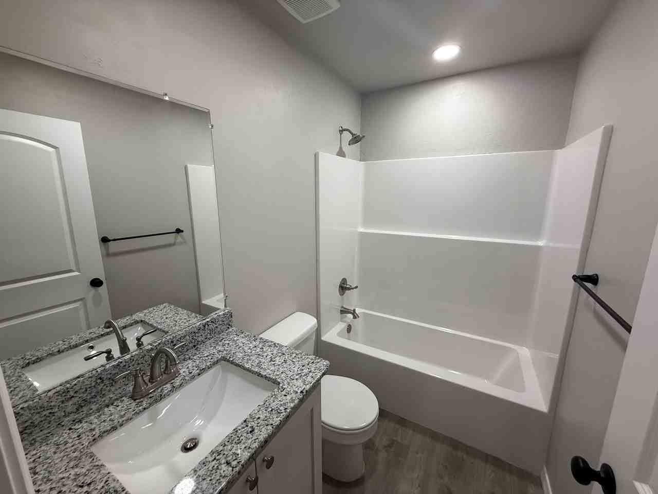 218 North Johnston Avenue - Photo 5 of 6