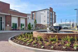 featured image of 102 River House Pl