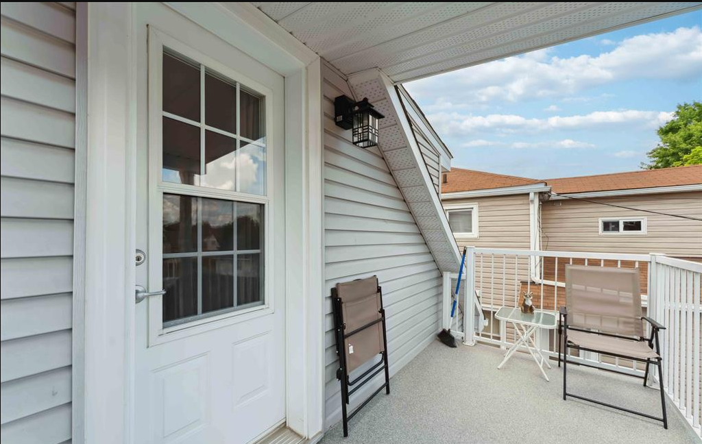 347 Shakespeare Street #B - Photo 4 of 11