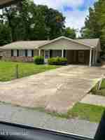 featured image of 404 Hanley Rd