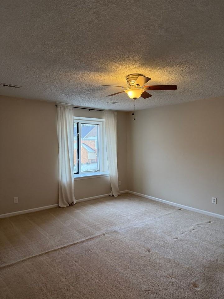 4057 Oak Moss Ct - Photo 2 of 5