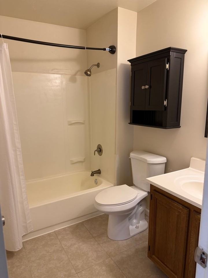 4057 Oak Moss Ct - Photo 3 of 5