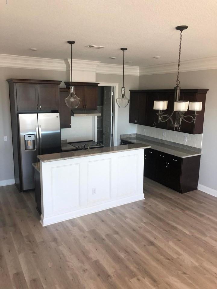 3026 Dock St - Photo 6 of 27