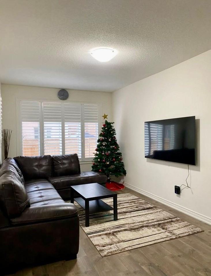 1575 Chretien St - Photo 2 of 20