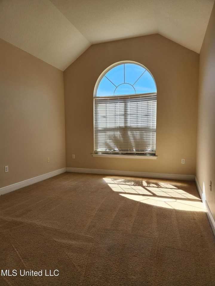 6320 Luckey Ln - Photo 6 of 12