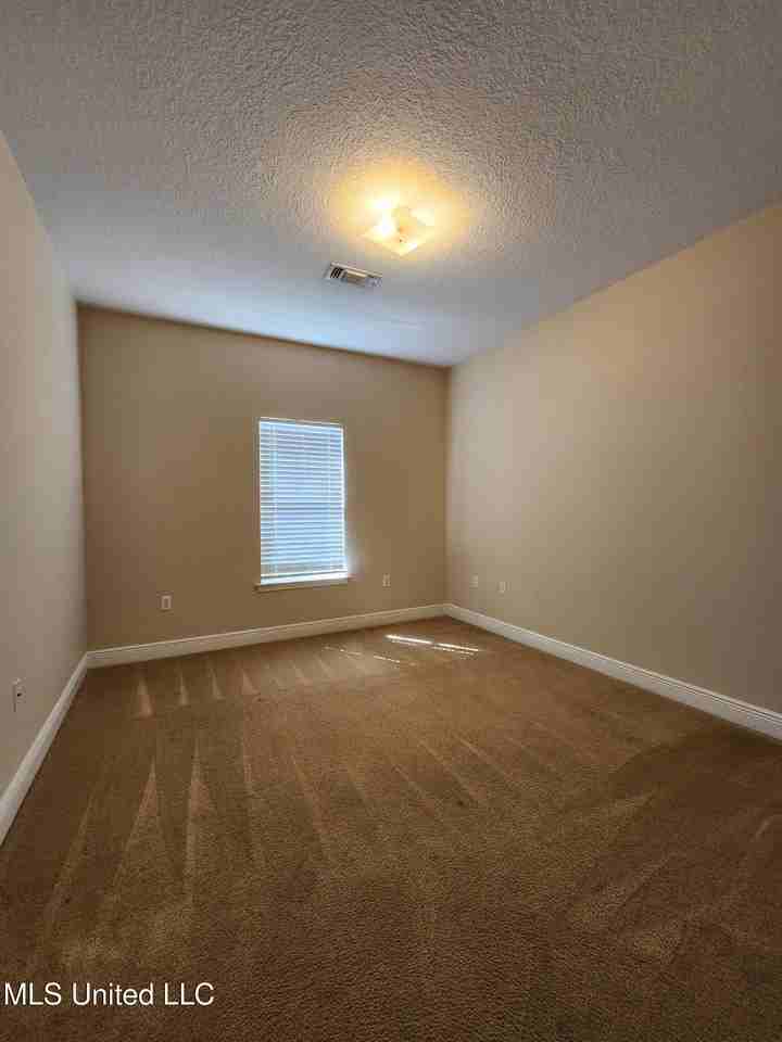 6320 Luckey Ln - Photo 7 of 12
