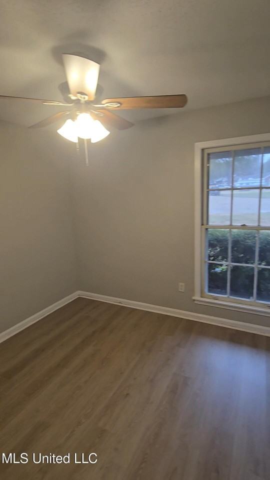 1650 Hickory Dr - Photo 5 of 13