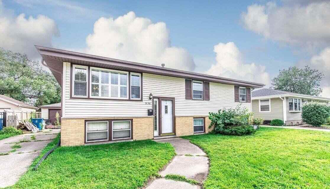 3136 Lois Pl - Photo 2 of 21