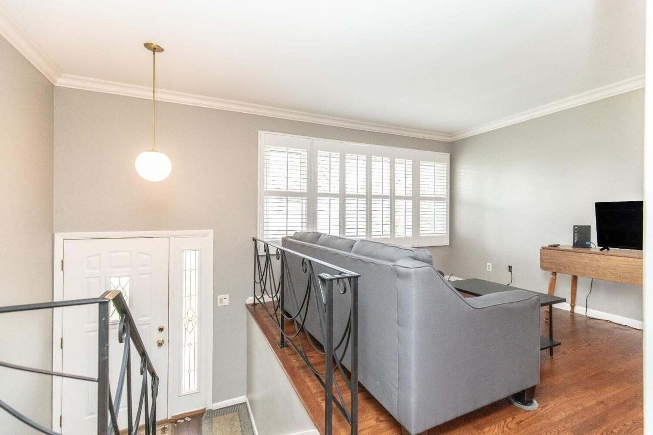 3136 Lois Pl - Photo 5 of 21