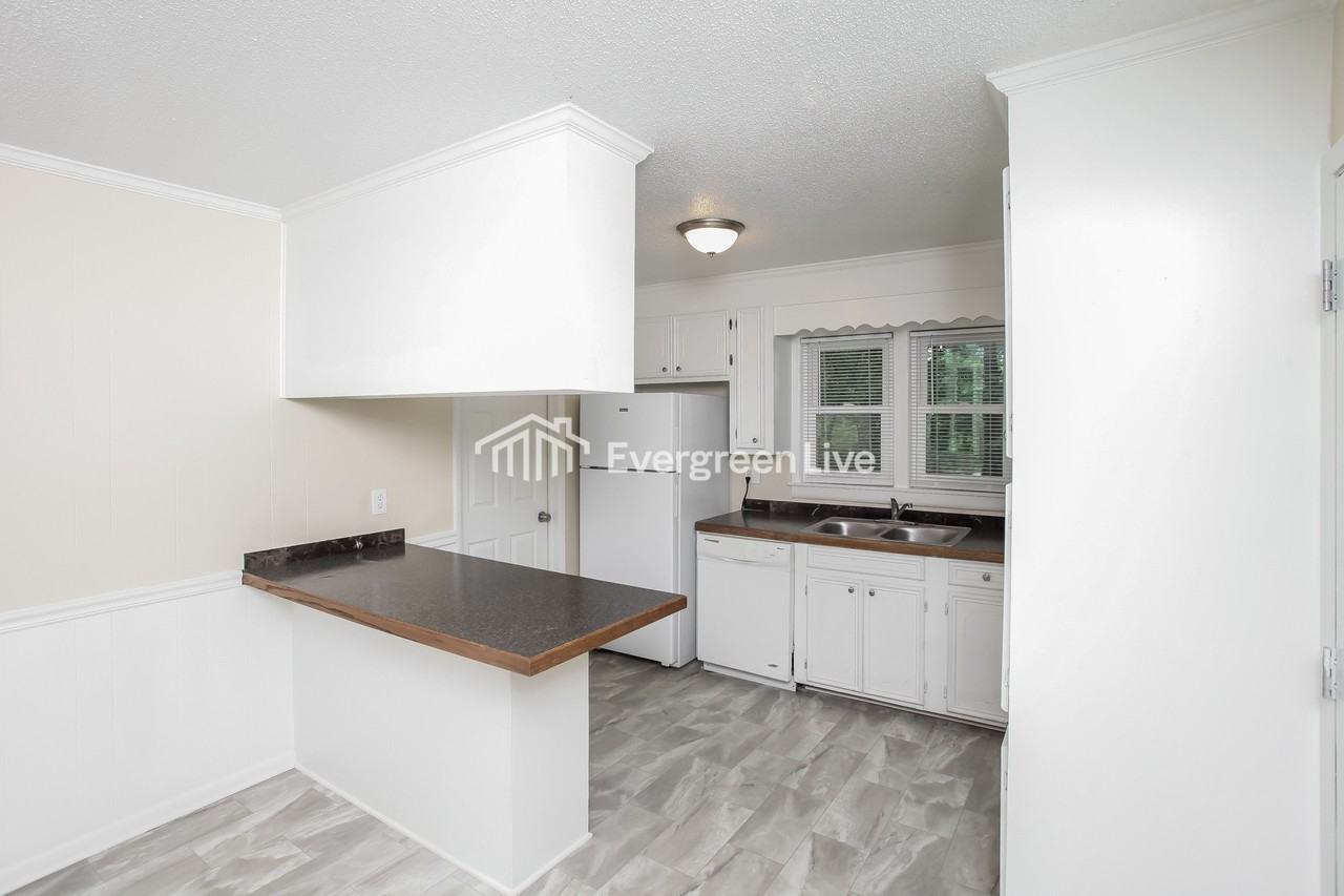 770 Delverton Rd - Photo 4 of 16