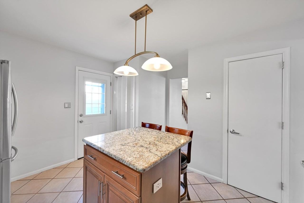 412 Larkspur Loop - Photo 4 of 28