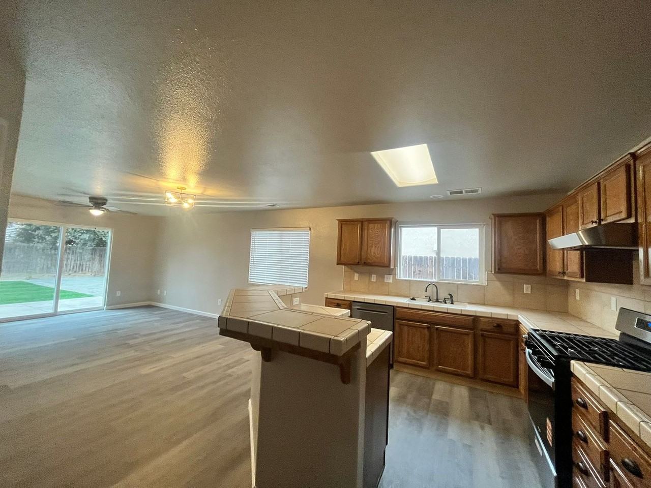 4106 W Prospect Ave - Photo 3 of 21