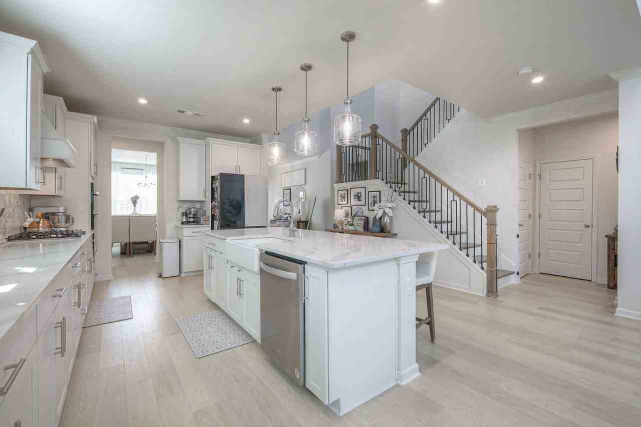 464 Mabels Way - Photo 6 of 39