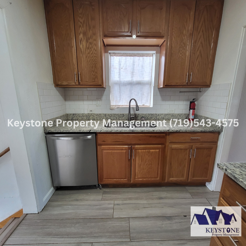 2414 5th Ave - Photo 5 of 15