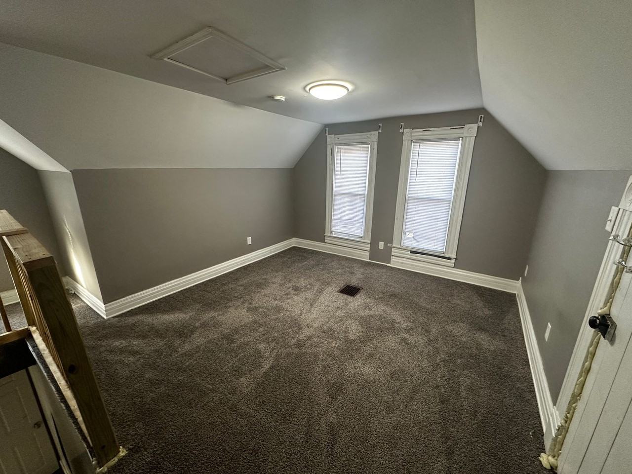 5311 Halsey St - Photo 2 of 9