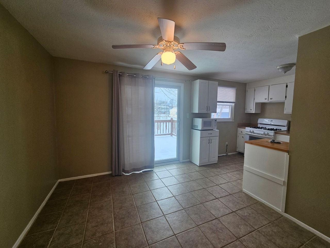 5458 Celeste View Dr - Photo 6 of 24