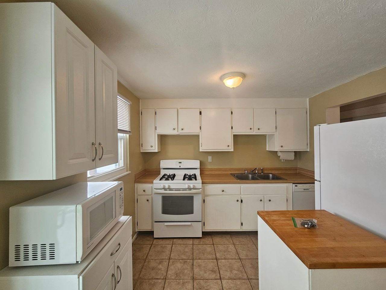 5458 Celeste View Dr - Photo 7 of 24