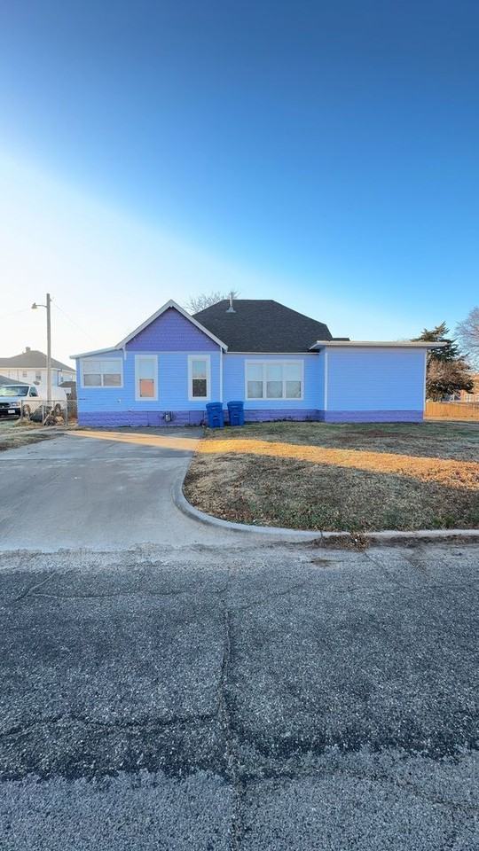 415 Kenwood Blvd - Photo 2 of 14