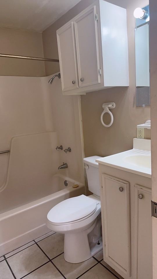 105 Tournament Blvd #22 - Photo 2 of 12