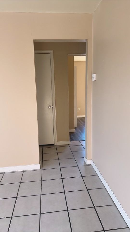 105 Tournament Blvd #22 - Photo 3 of 12