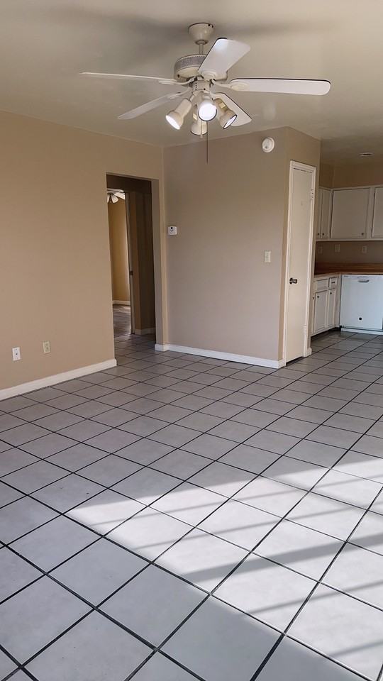 105 Tournament Blvd #22 - Photo 5 of 12