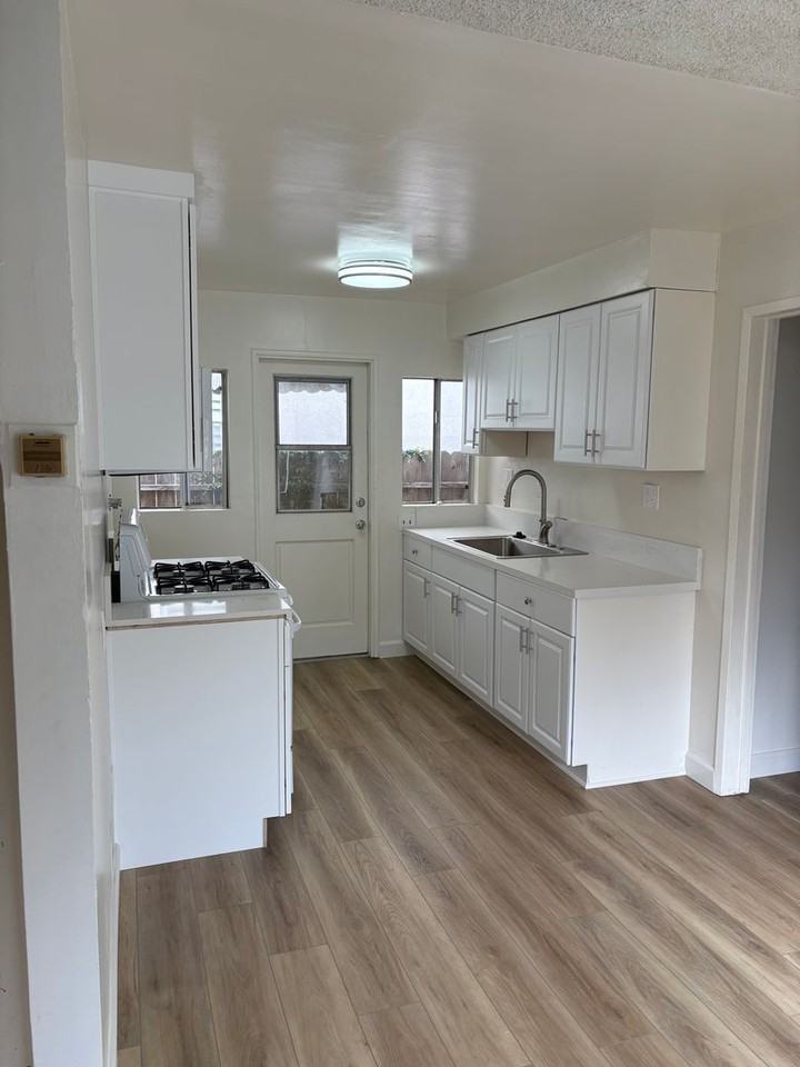 1212 Huntington St - Photo 4 of 23